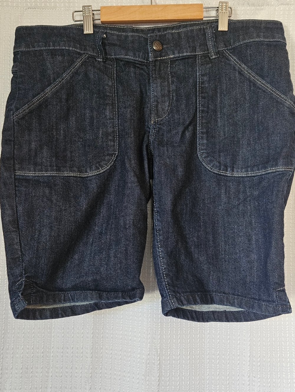 Cruel dark Bermuda shorts Size 13